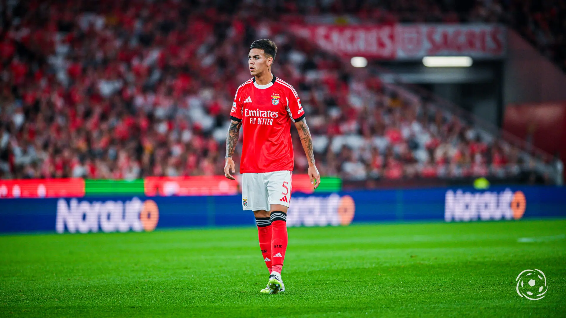 O registo curioso de Enzo Barrenechea na estreia de José Mourinho pelo Benfica