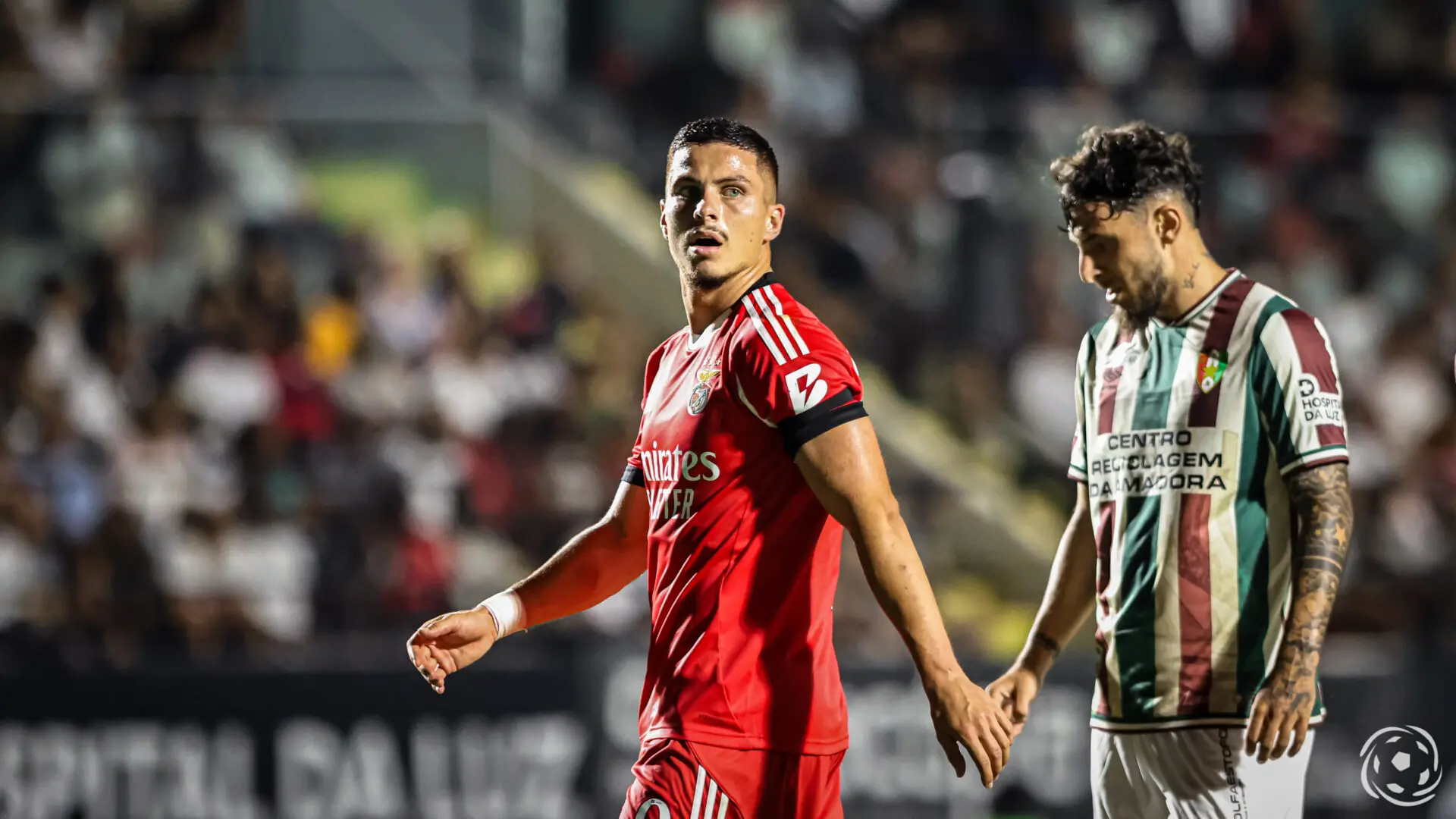Franjo Ivanóvic aponta o terceiro golo do Benfica no encontro