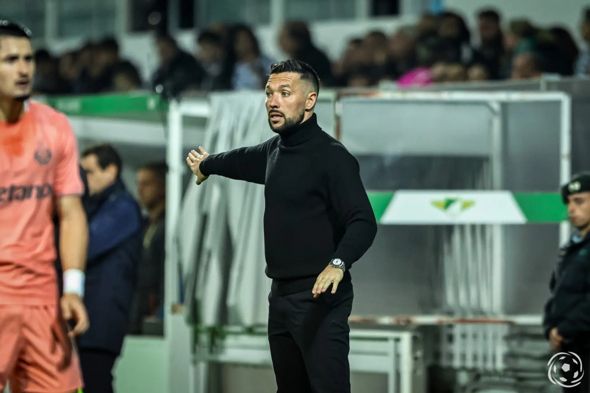 Francesco Farioli passou o domingo atento aos jovens do FC Porto